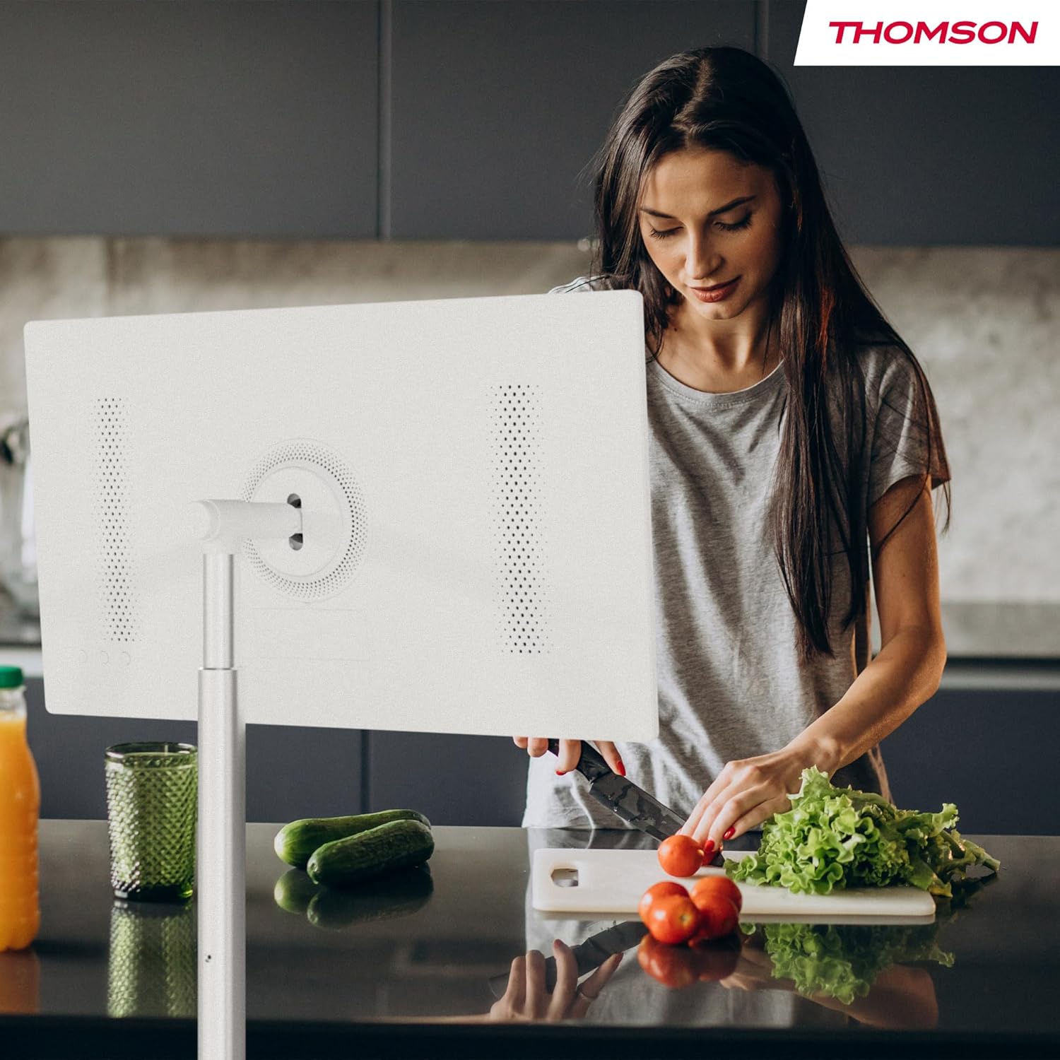 Thomson Go 32-Inch TV (81 cm), TV Android Portable - HD Ready (1366x768), Voice Control, Bluetooth 5.1, Wi-Fi, hotspot function, battery life up to 4 hours